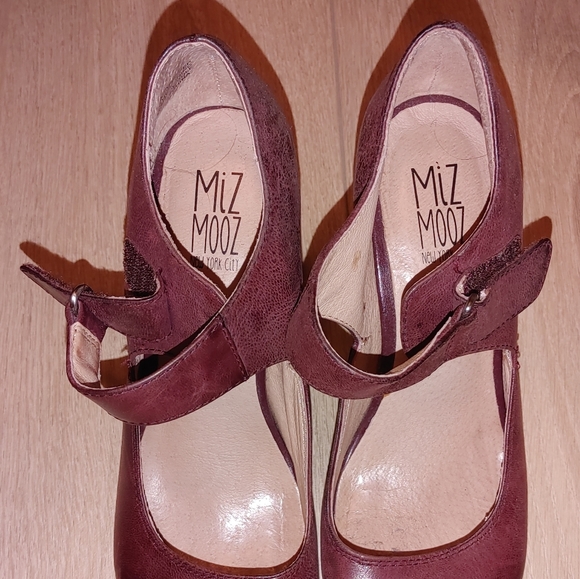 Miz Moos Brownish Size 8 Velcro Strap Mary Janes - Picture 7 of 10